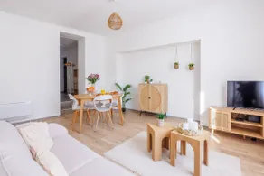 The Matisse Apartment – Charming 1-bedroom apartment near the city center - Image 2