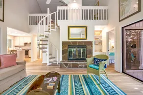 Walk to Beach 2BR with loft Condo on Beautiful Edi - Image 4