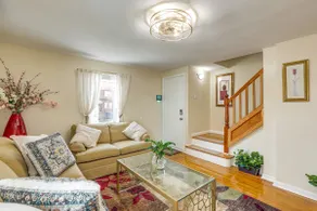 1 Mi to NYC Train & Arts District: Rahway Escape - Image 5