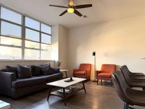 Cozy High-Rise Apartment - Image 2
