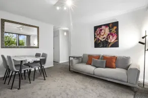 Comfortable Stay Near Melbournes West End - Image 2
