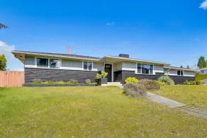 3 Mi to Point Defiance Park: Family Home w/ Yard! - Image 3