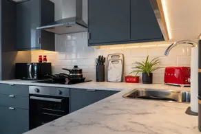 The Studios at Taylor’s Court | Spacious & Modern - Image 4