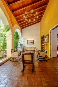 7 Bedroom Beautiful Mansion OldCity Just Renovated - Image 5
