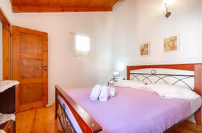 Olive Valley Traditional House - Image 2