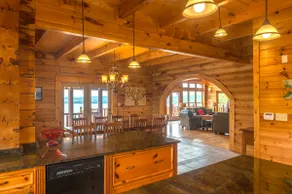 Family-Friendly Lakefront Villa, Sleeps 16 - Image 4