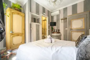 Deluxe Cartazucchero room in the heart of Arezzo - Image 4