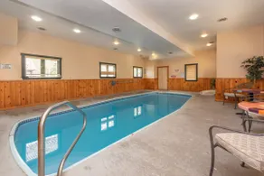 Timberlodge-Stor Lakefront Home w / privat inomhuspool - Image 2