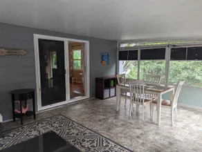 Charming, treetop Indian River Hideaway - Image 2