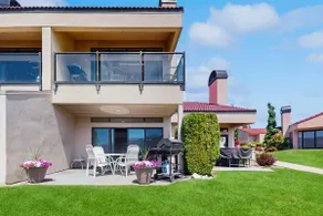 Charming 2BR Lakefront - Patio - Pool - Image 4