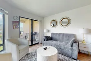 Cozy 1BR Lakeview - Balcony - Pool - - Image 5