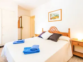 Velazquez by Interhome - Image 5