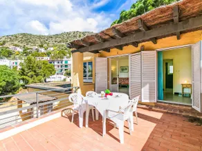 Velazquez by Interhome - Image 4
