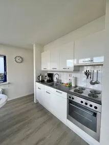 6 pers Maison portuaire moderne avec jardin clôturé avec vue lac - Image 3