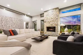 The Springs - architect-designed home with pool - Image 4