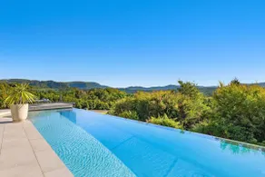 The Springs - architect-designed home with pool - Image 3