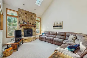 Mountain condo with pool tabl & private hot tub - - Image 4