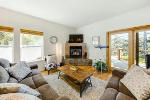 Beautiful Home with Ocean and Yaquina Lighthouse V - Image 2