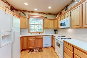 Golf-course-front home with hot tub & pool - easy ski & golf access - Image 4