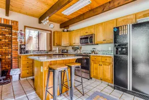 Spacious Mt Hood lodge with shared pool private backyard and private hot tub - Image 4