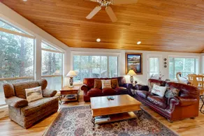 Renovated Sunriver Home with Hot Tub, 2 Primary Su - Image 4