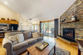 Bright, Modern Home with Private Hot Tub - Central - Image 2
