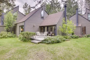 Retro Dog-Friendly Condo with Fireplace Wi-Fi & SHARC Access - Image 3