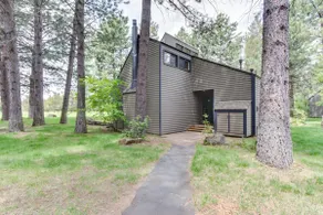 Dog-friendly Sunriver Condo with Great Location & - Image 2