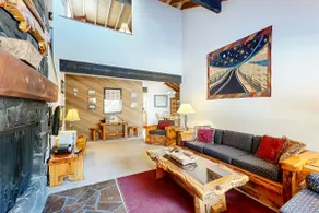 Sunriver Condo with Private Hot Tub WiFi - Image 3