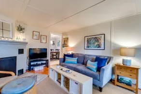 Charming Dog-Friendly Cottage with AC, Washer/Drye - Image 3