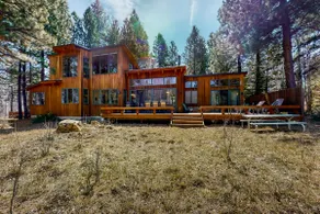 Tree-lined home with private hot tub, resort pools - Image 2