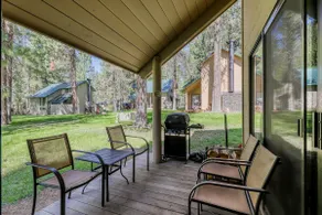 Wood-beam cabin with amazing location pools hot tub & SHARC passes - Image 4