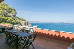 Wohnung mit Terrasse, Garten und Pool - Image 3