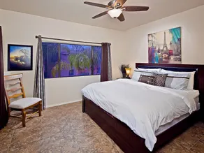 Central Location, Heated Pool, Bbq, Hot Tub, More - Image 2
