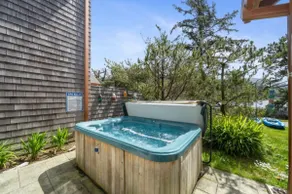 Lakeside Retreat | Hot Tub*SUP*Near Beach - Image 4