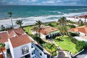 1100 - Beach Front Villa - Image 4