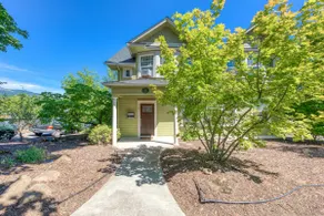 Spacious downtown craftsman with private hot tub, - Image 5