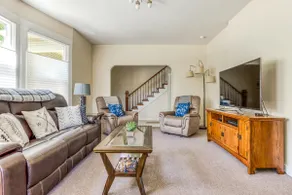 Spacious downtown craftsman with private hot tub, - Image 2