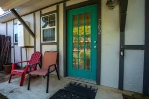 Walk to Main, Tiled Shower, Smart TV, Queen Bed - Image 5