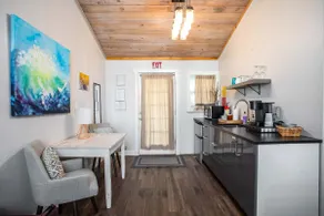 Walk to Main, Tiled Shower, Smart TV, Queen Bed - Image 2