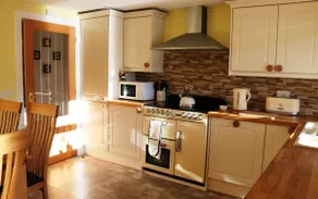 Fairy Glen Cottage - Image 4