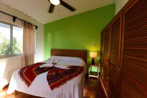 Central 2-Story Villa: 3BR & Prime Location - Image 3