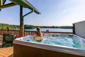 Grandview Lakeside Log Lodge - Image 2