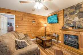 Creekside Retreat, Hot Tub, Pool Table, Fishing - Image 5