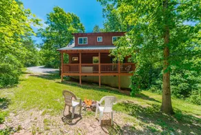 CHARMING LAKE VIEW CABIN |HOT TUB | GAME ROOM | - Image 2