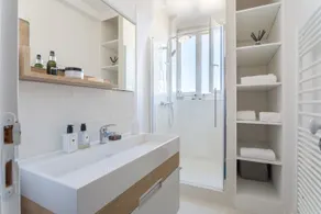 GuestReady - Designer Apartment - Eiffel Tower View! - Image 4