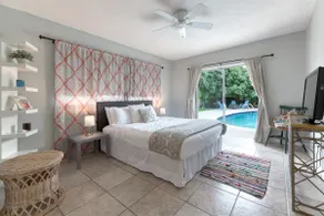 Casa Del Sol Pool Bungalow Sleeps 8 Near Beach - Image 2