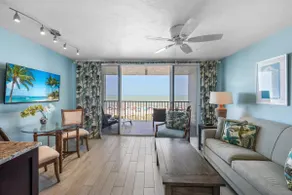 Unique beachfront condo with panoramic beach view - Image 5
