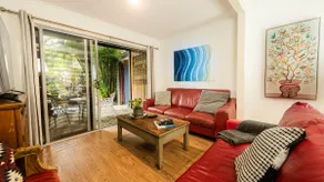 Centrally Located Garden Courtyard Apart-1 Bedroom - Image 2