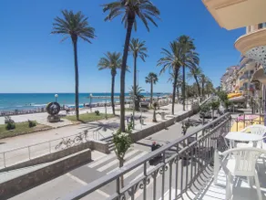 QUEEN Vender mod havet og med en fantastisk udsigt over Sitges. - Image 2